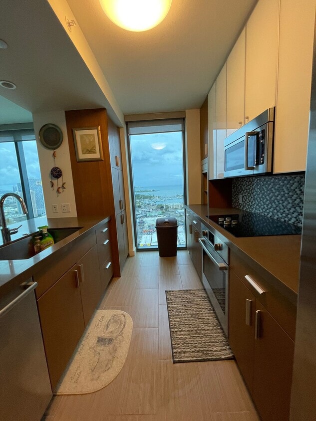 Building Photo - 600 Ala Moana Blvd