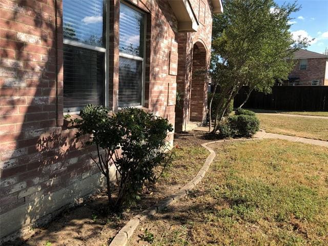 Foto del edificio - 1744 Hickory Creek Ln