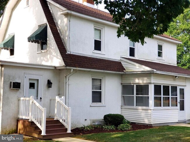 Foto del edificio - 1207 W Newport Pike