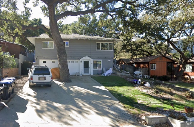 Building Photo - 5888 Oak Knolls Rd