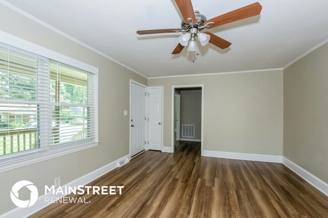 Building Photo - 604 Robertson Ave