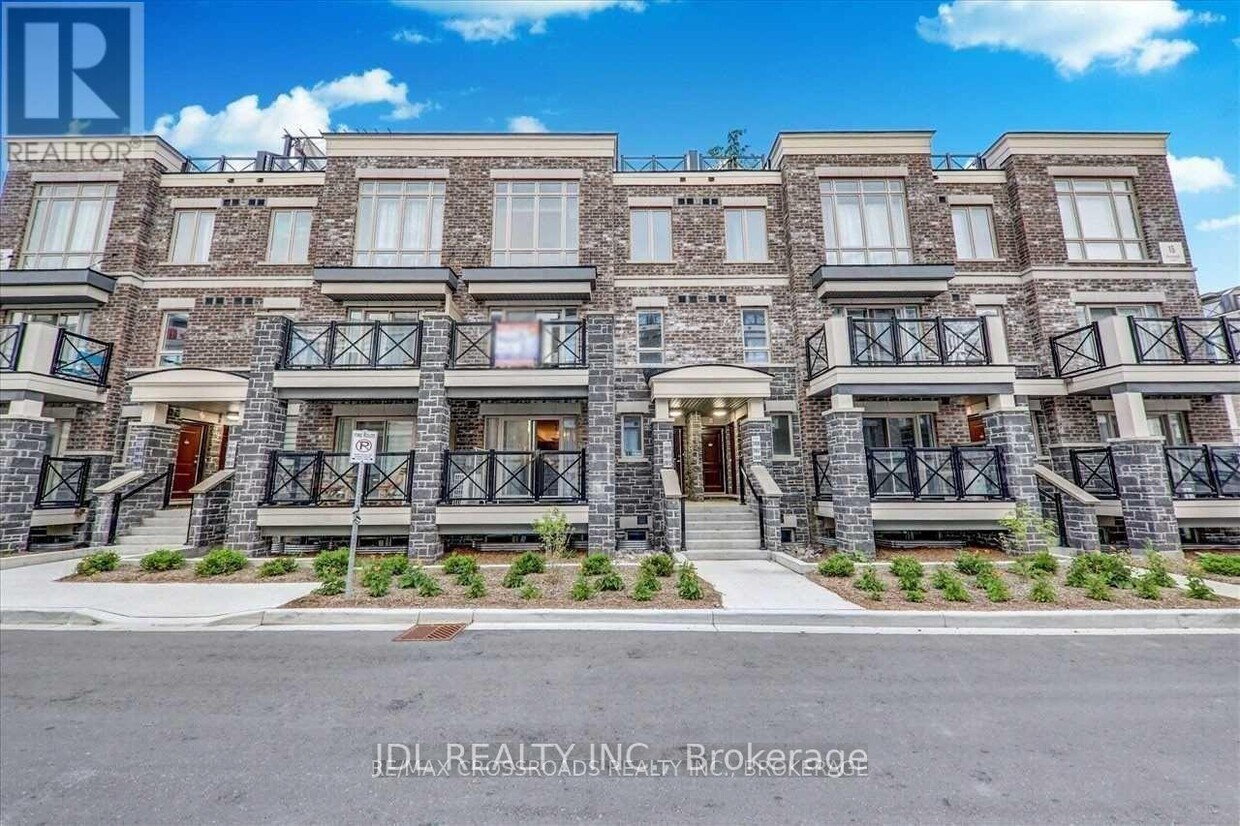 Photo principale - 15-2915 Westmeath Ln