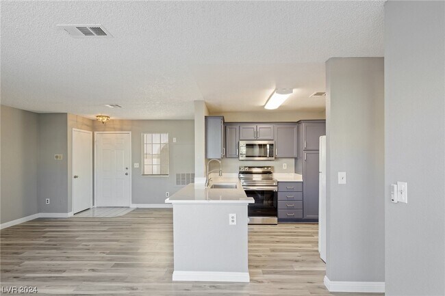 Building Photo - 3150 N Soft Breezes Dr