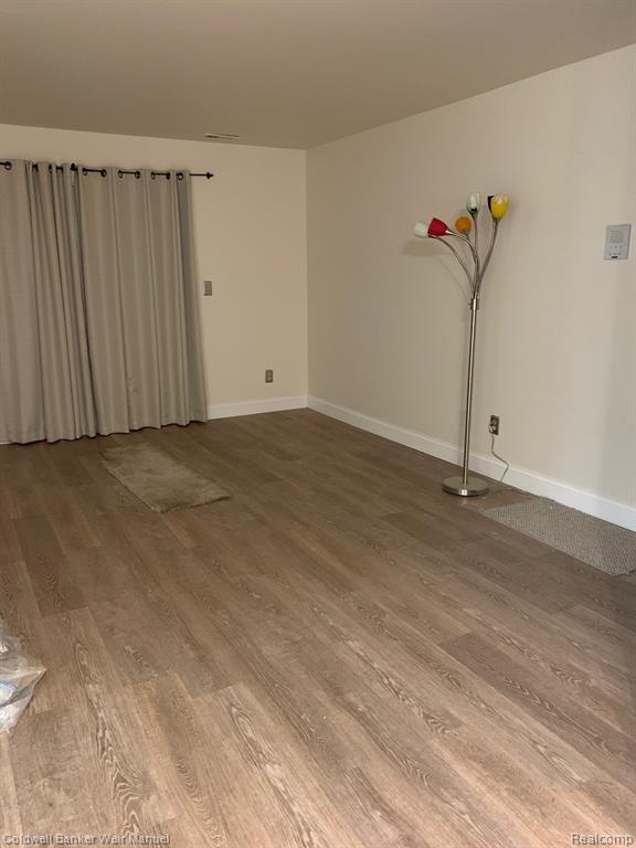 Building Photo - 7599 Manor Cir