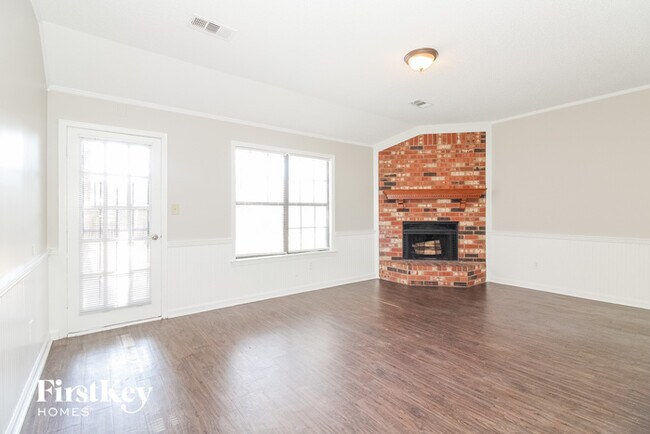 Foto del edificio - 4630 Sandy Park Dr