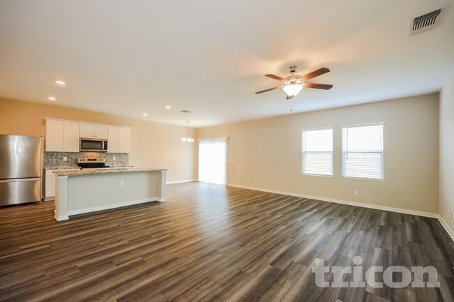 Foto del edificio - 14624 Maple Ter