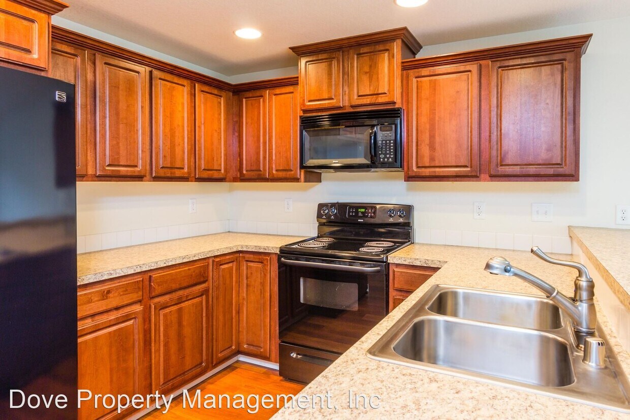 3 br, 2.5 bath House 5517 NE 71st Avenue House Rental in Vancouver