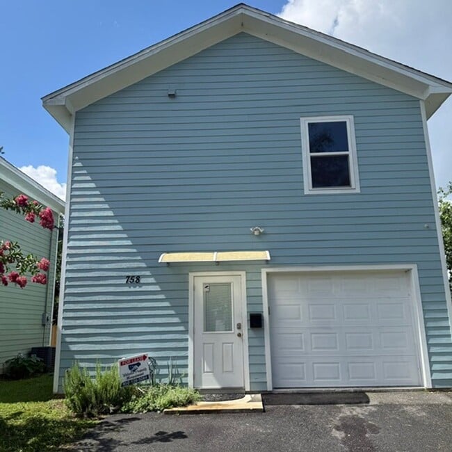 2 Bedroom 1 Bath House - 2 Bedroom 1 Bath House