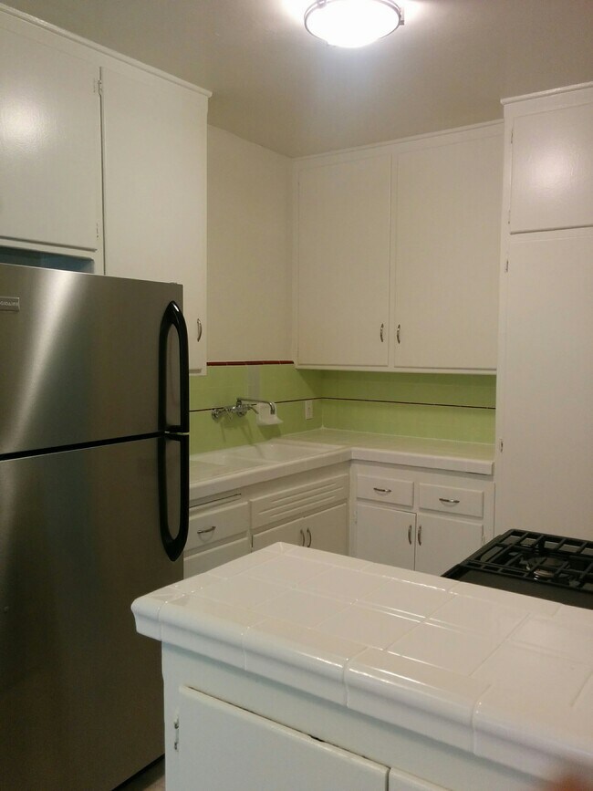 Foto del edificio - 5641 San Vicente Blvd