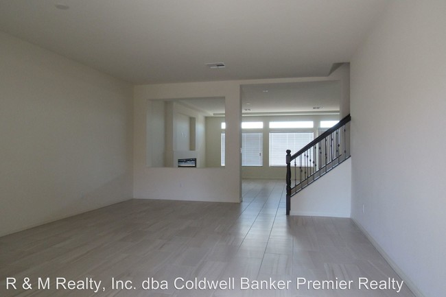 Building Photo - 4 br, 2.5 bath House - 10122 Cascadia Creek
