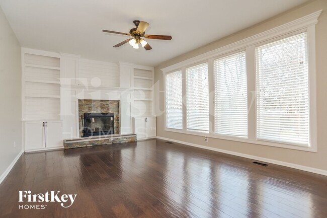 Foto del edificio - 15688 S Downing Ct