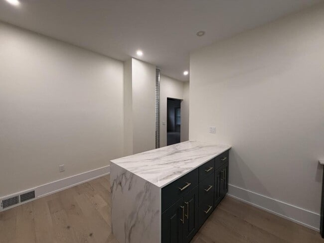 Foto del edificio - 245 Edgerton St