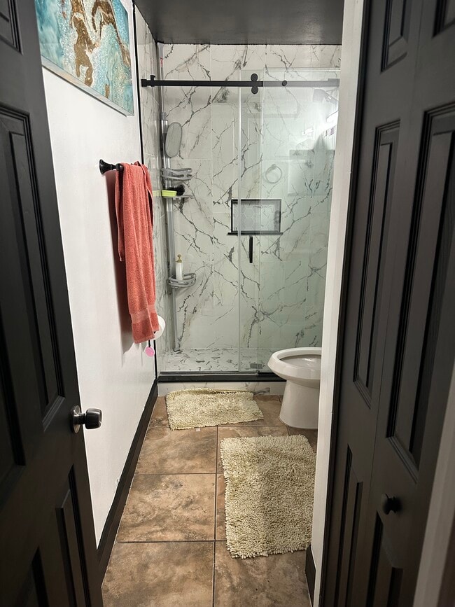 new bathroom - 3840 Janie Ct