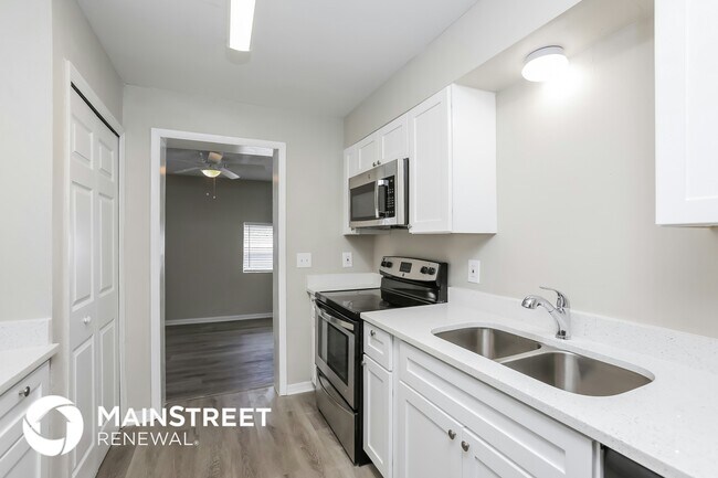 Foto del edificio - 5819 W Amelia St