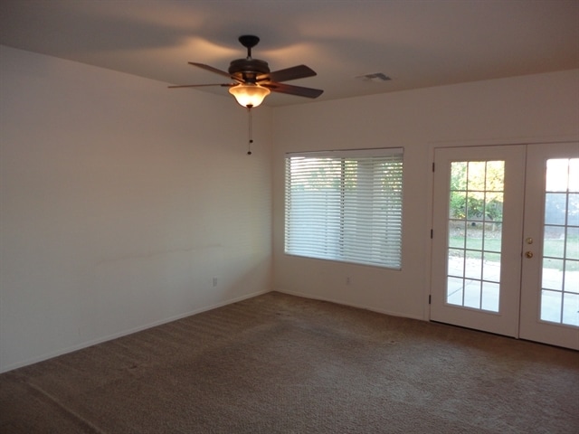 Building Photo - 782 E Christopher St