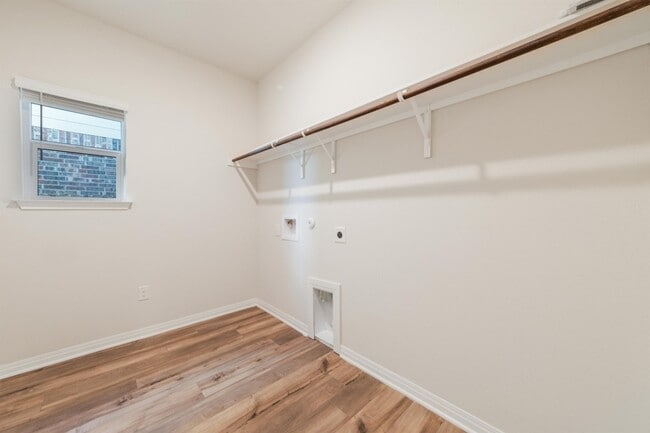 Building Photo - 14317 Heartland Dr