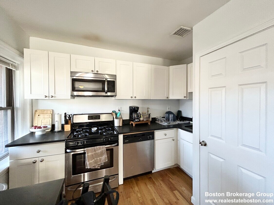 Foto principal - 914 Dorchester Ave