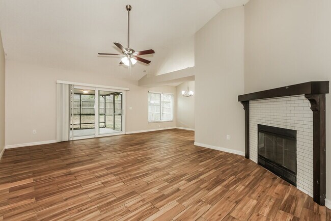 Building Photo - 1111 Tuxford Dr