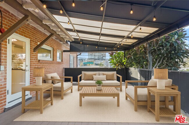 Foto del edificio - 8467 4th St