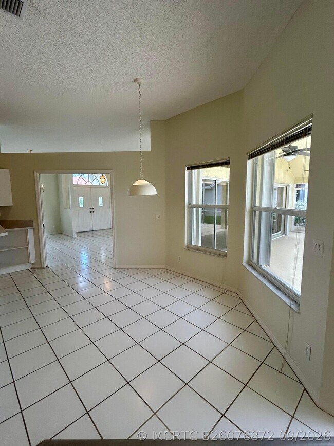 Building Photo - 1224 Lake Breeze Dr