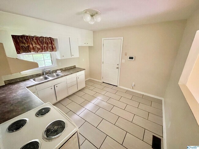 Foto del edificio - 3117 Wood Valley Dr NW