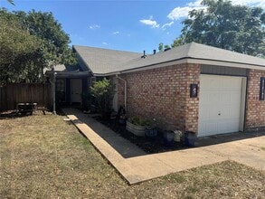 Building Photo - 112 S Mockingbird Ln
