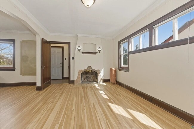 Building Photo - 221 Snelling Ave