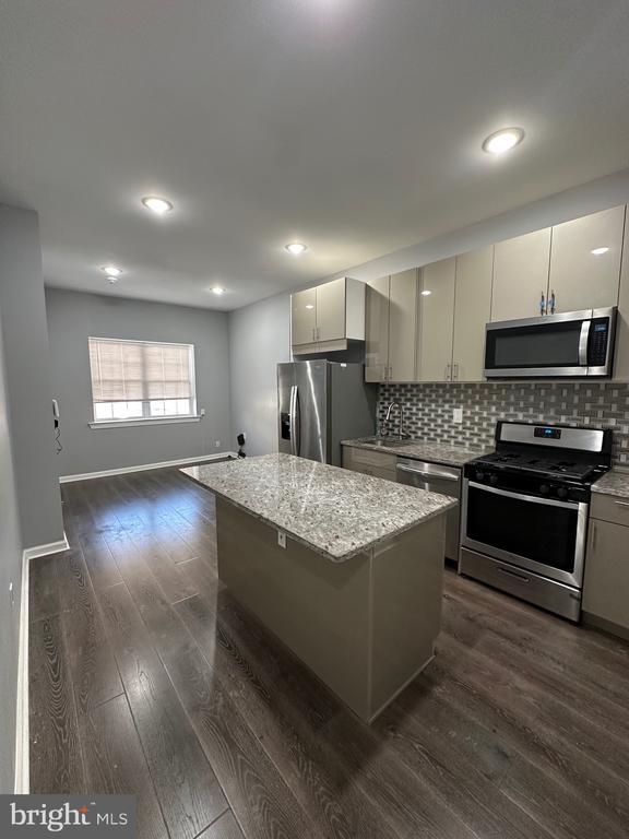 Foto del edificio - 742 Morris St