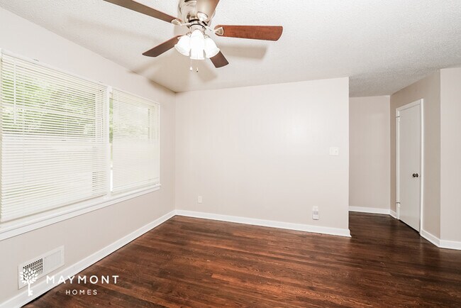 Foto del edificio - 2405 Reed Rd NE