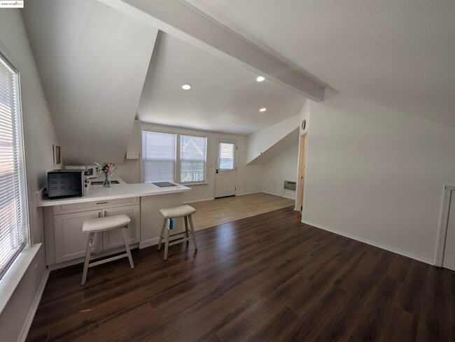 Foto del edificio - 1021 Arlington Way