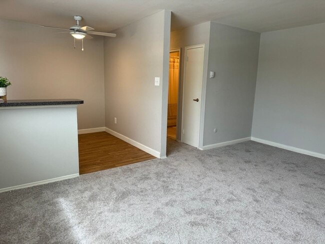 Interior Photo - Metropolitan Manayunk Hill