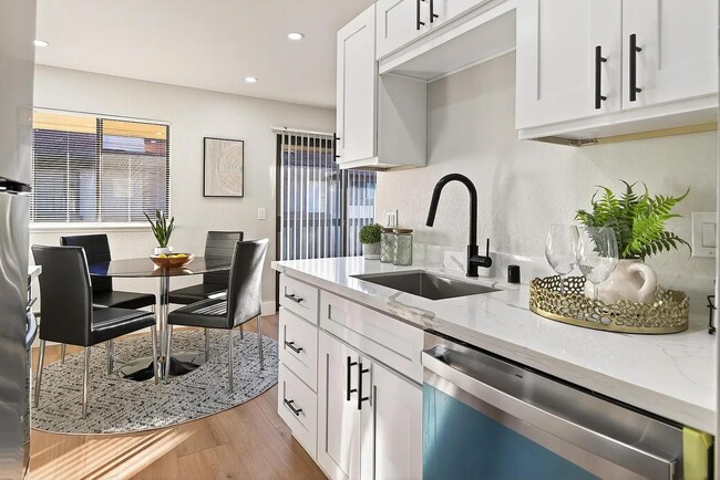 Foto del edificio - 15059 Hesperian Blvd