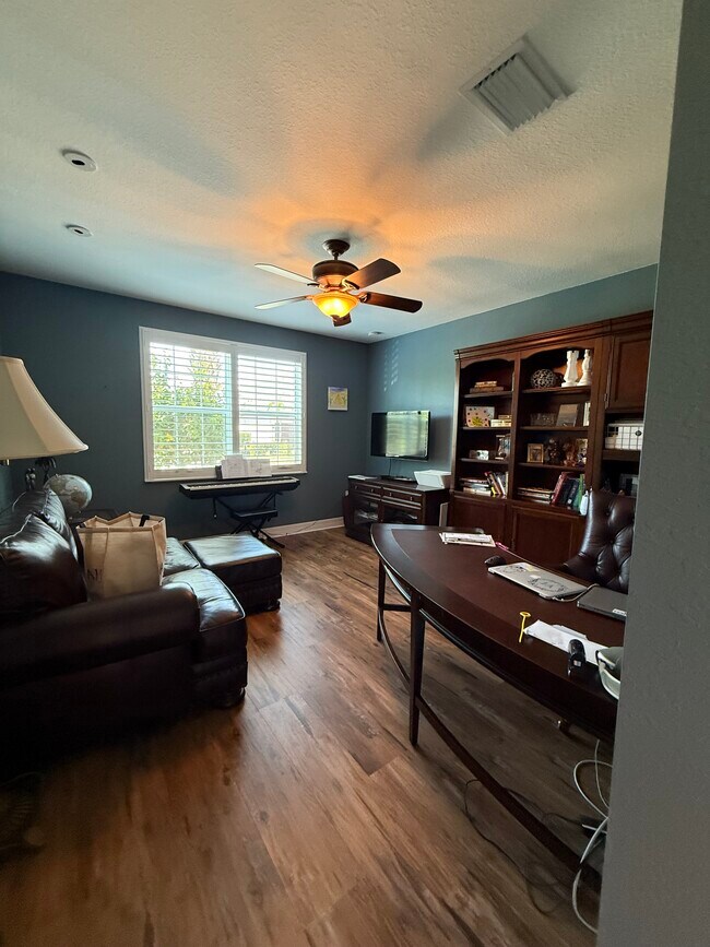 Foto del edificio - 6619 Monterey Point