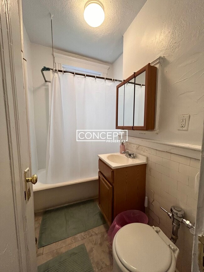 Building Photo - 1191 Boylston St