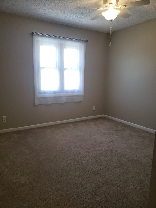 Building Photo - 2906 Central Ave