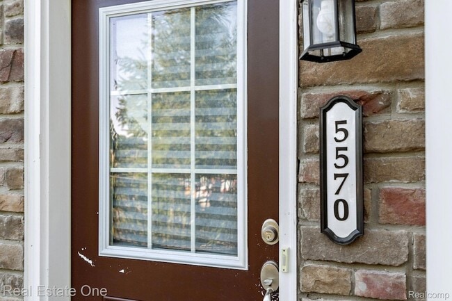 Building Photo - 5570 Arbor Chase Dr