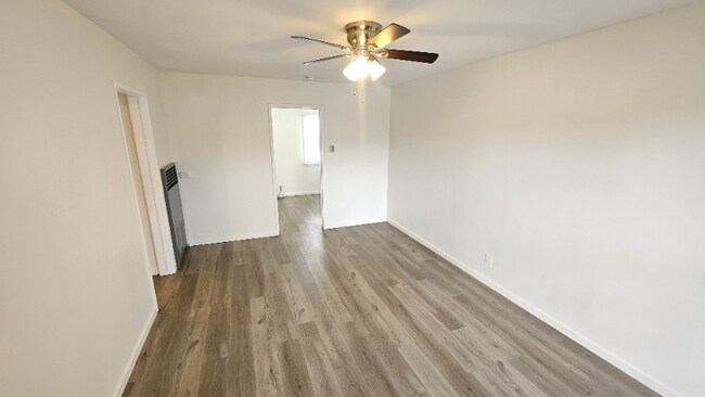Foto del edificio - 1120 E Fairview Blvd