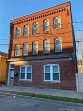 Building Photo - 14 Portland St