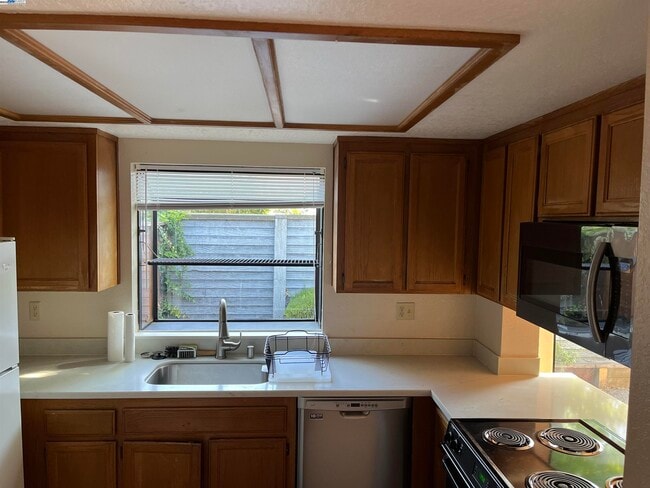 Building Photo - 38806 Stillwater Common