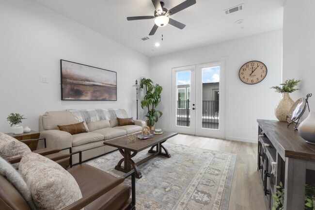Foto del edificio - Modern Townhome with Private Rooftop, Office, and Attached Garage in Dallas