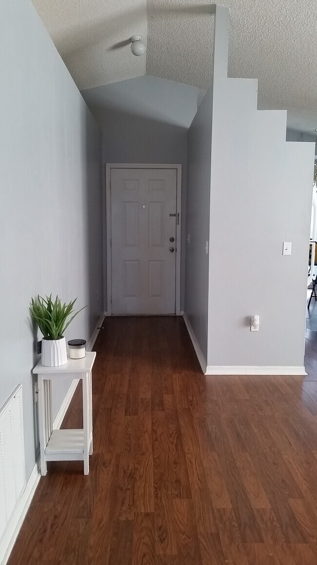 Foto del edificio - 8522 Rainbow Ave