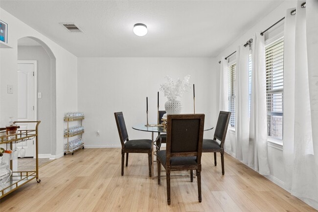 Building Photo - 5443 Espuela Ln