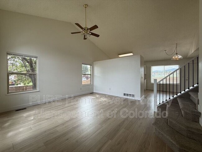 Building Photo - 1285 Grass Valley Dr