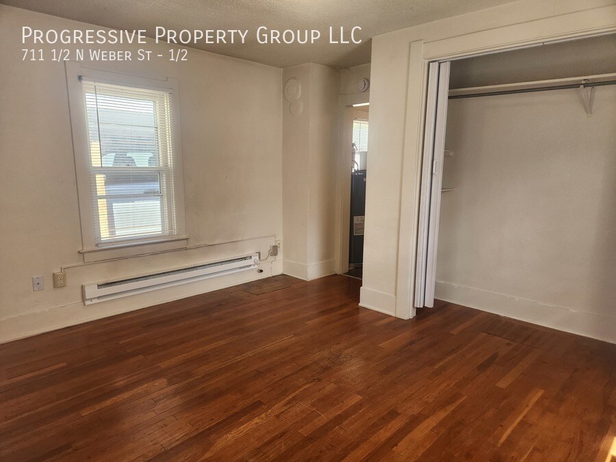 Primary Photo - Cozy Studio for Just $925/Month!