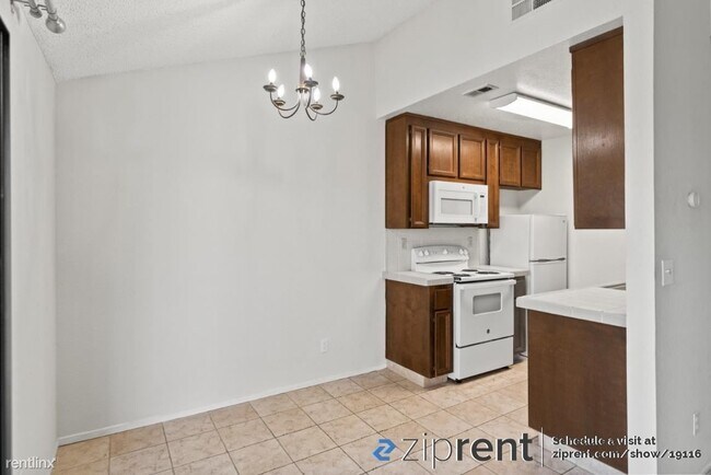 Building Photo - 1 br, 1 bath Condo - 1910 La Terrace Circl...