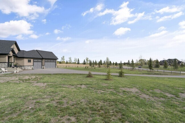 Building Photo - 48140-48279 279 Ave E