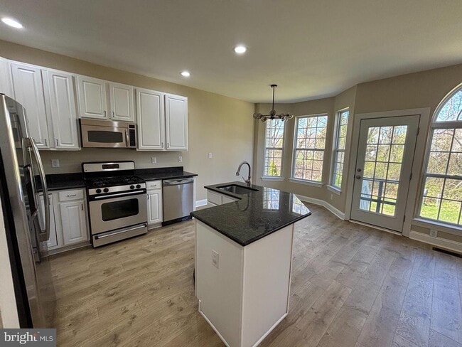 Building Photo - 237 Westbrook Dr