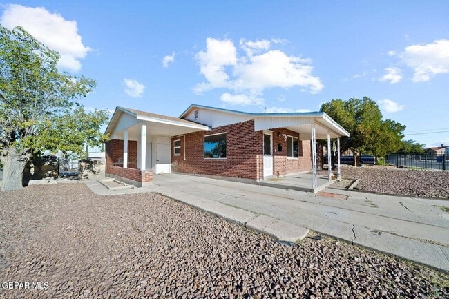 Foto del edificio - 801 Burgess Dr
