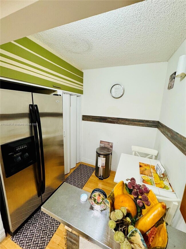 Building Photo - 6930 Miami Gardens Dr