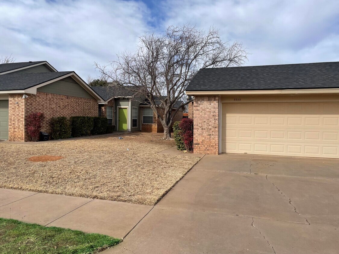 Foto principal - 5552 93rd St
